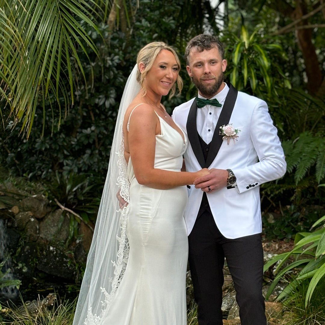 Intimate wedding celebration at Tamborine Mountain Distillery